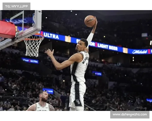 85+21+25！就在今天，一项前无古人的NBA纪录湖人三巨头达成了