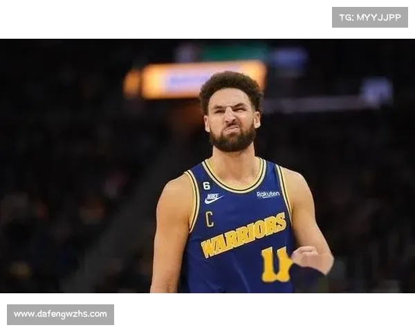 上演霸气隔扣 克莱半场14中7砍下20分